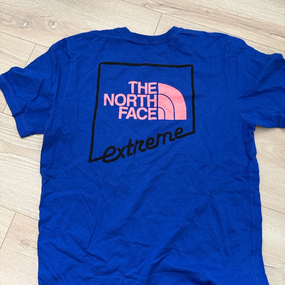 The North Face extreme tshirt size M
